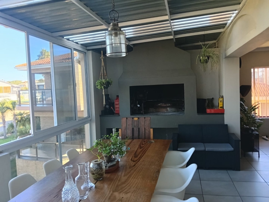 3 Bedroom Property for Sale in Wavecrest Eastern Cape